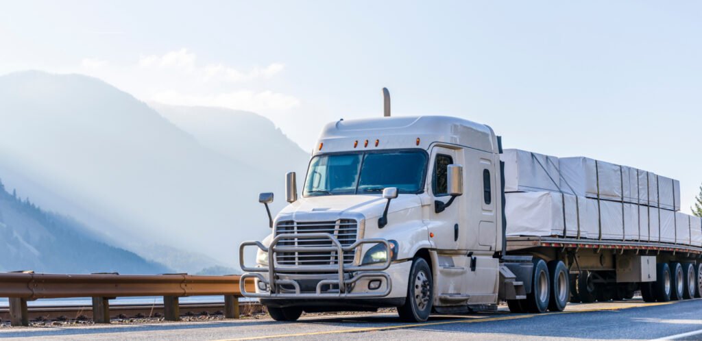 61372e40b09fb153e0bf6351_flatbed-hero-img-2
